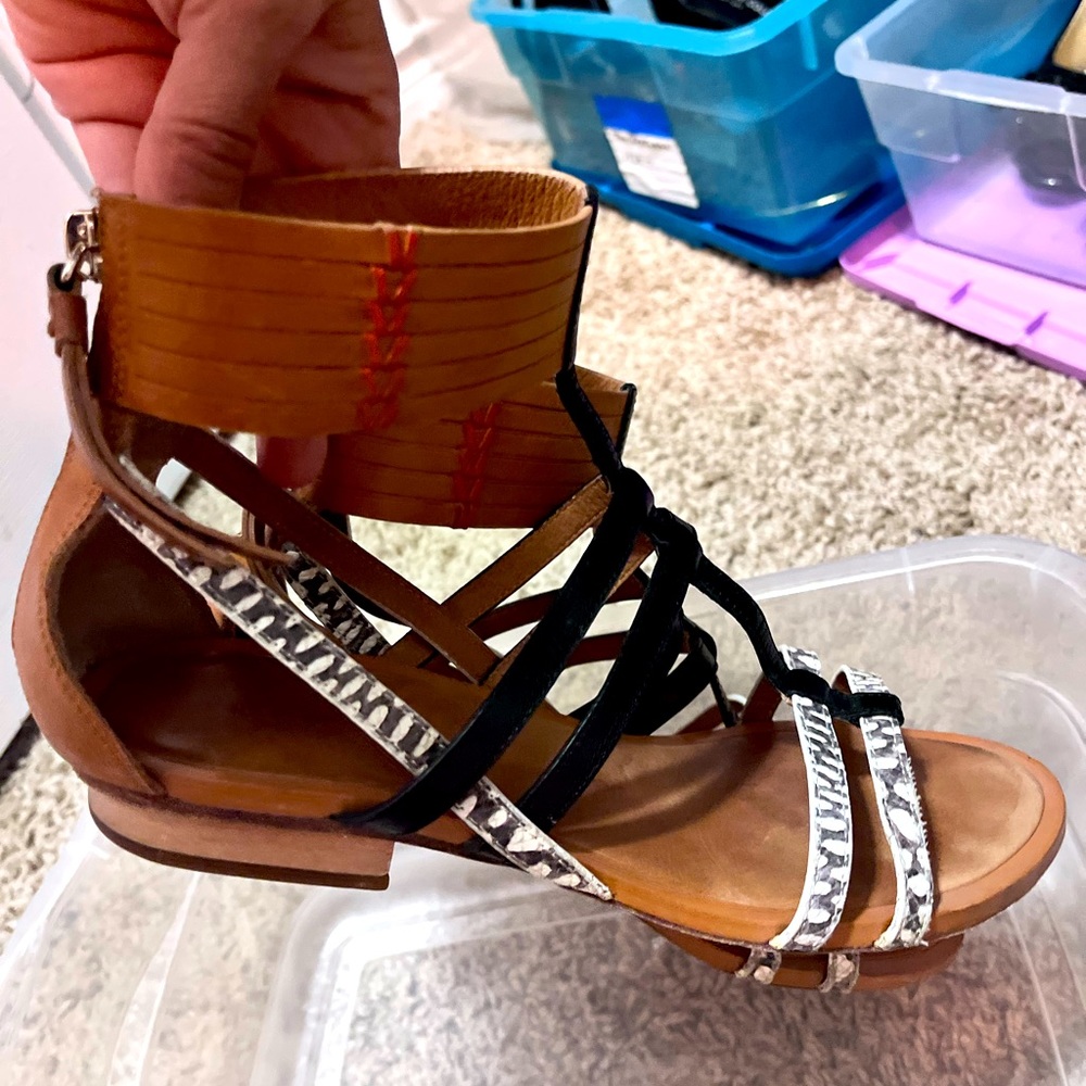 Coach sandals! Size 7 (37)